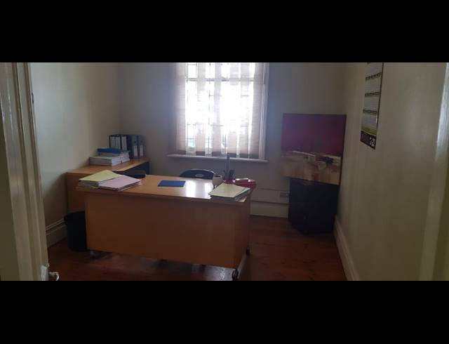 736M² OFFICE FOR SALE IN GLENWOOD